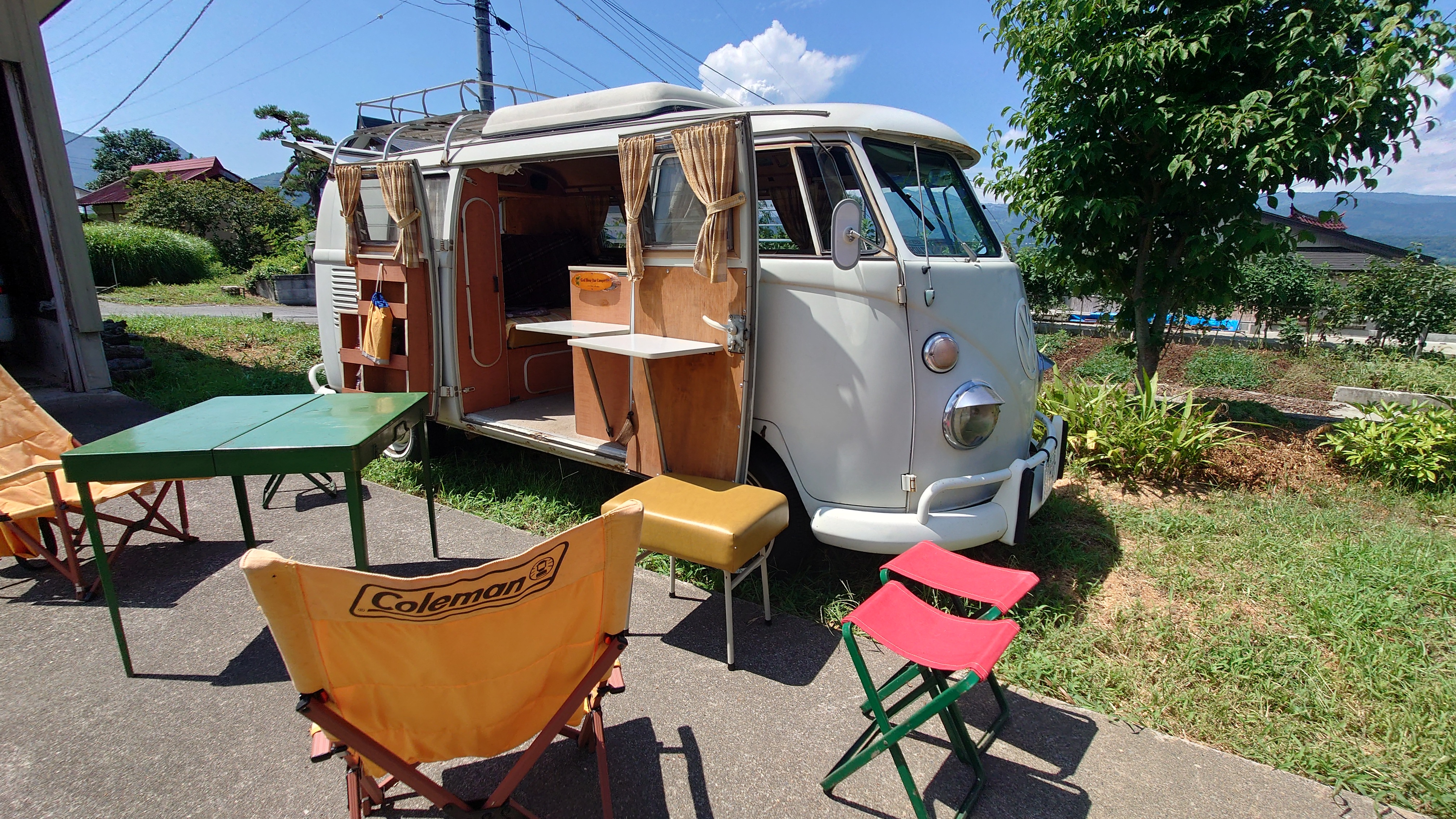 home camp ステーションワゴンとアウトドアチェア