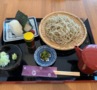 そばとおにぎり