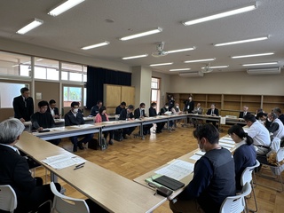 R7学校運営協議会の様子