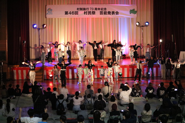 写真:芸能発表会 写真:芸能発表会ステージの様子